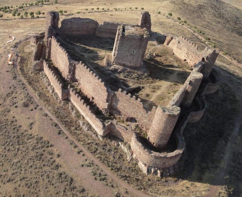 Castillo Almonacid de Toledo - Los Castillos Agroturismo - Casa Rural en Toledo